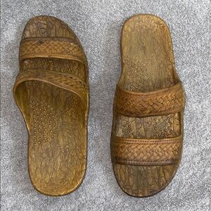 🌵Cute lightweight vegan sandals with weave patterned straps!